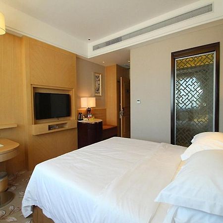 Vienna Hotel Waigaoqiao Shanghai Exteriör bild